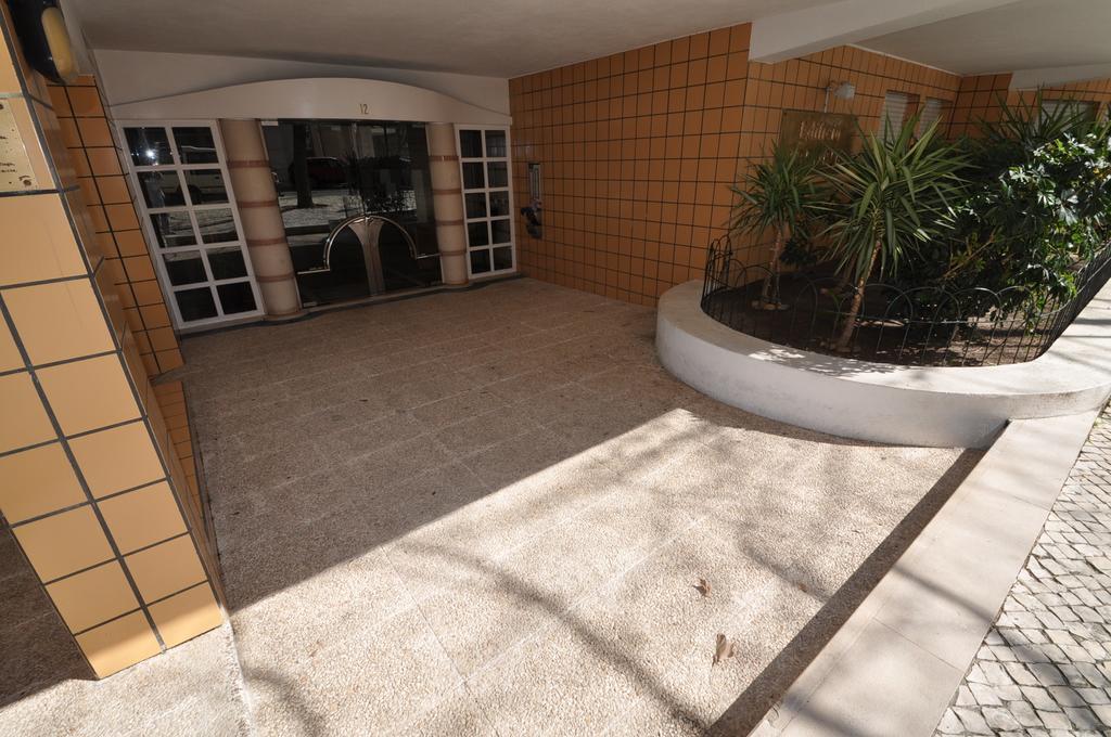 Pool Metro Garage